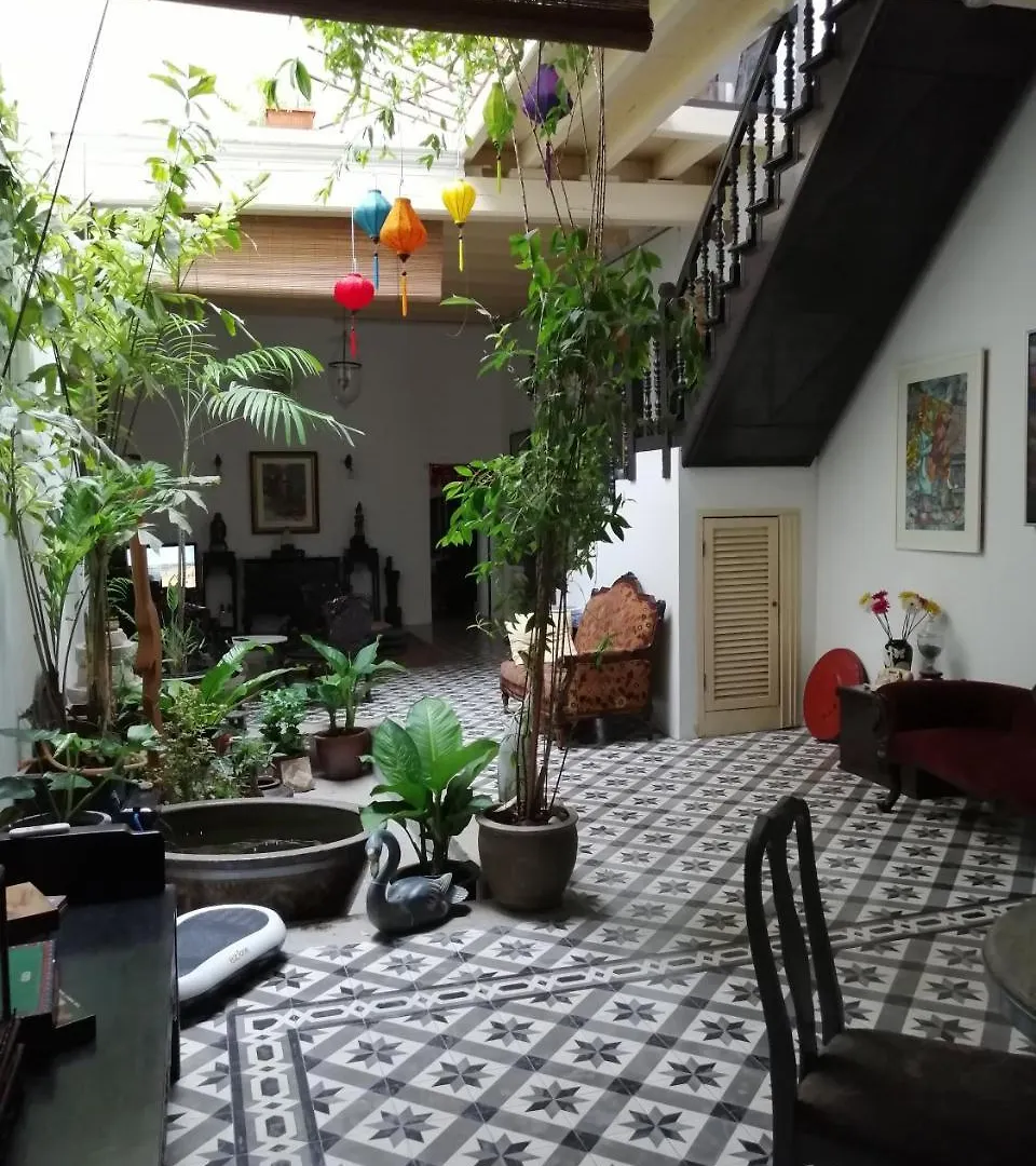 At Penny'S Place Hostel Caters To Women 乔治敦 0*,